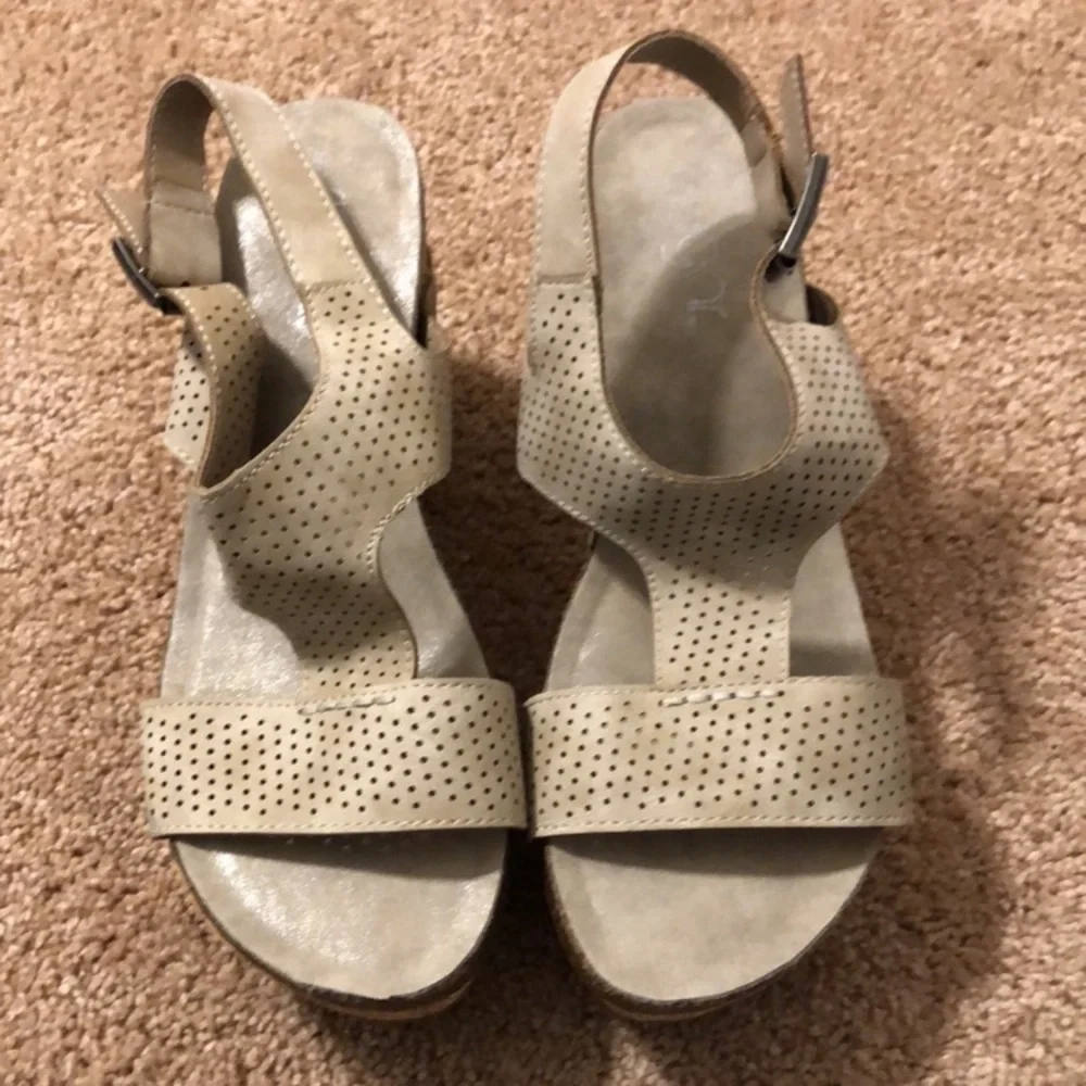 Sugar Women's Beige Wedge Sandals Size 7.5 M